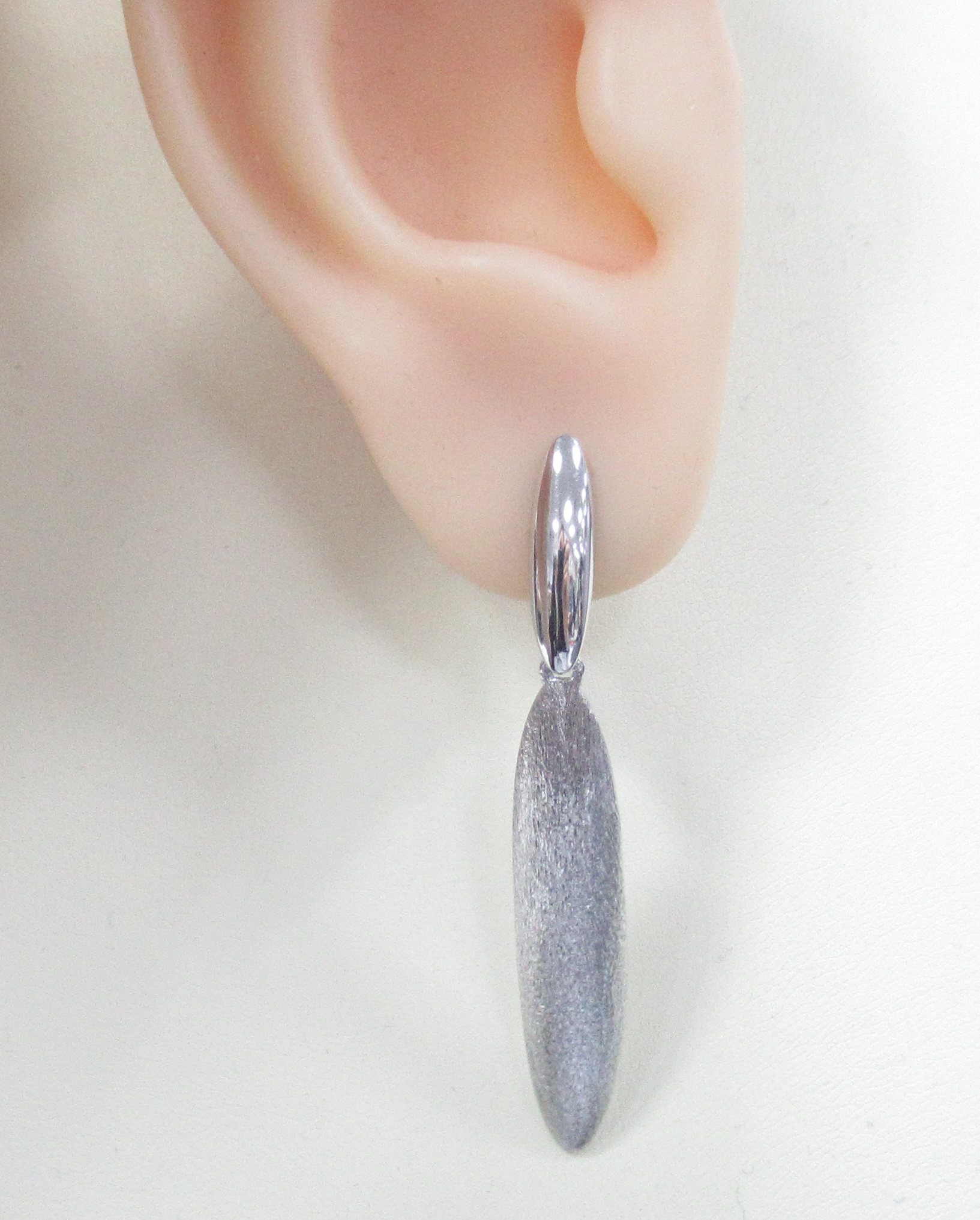 Серебряные серьги 925 пробы; матирование;